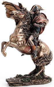figur af Napoleon på hest